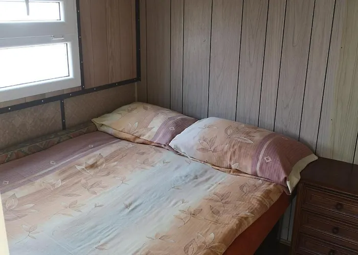 Baza Turystyczna Atol *