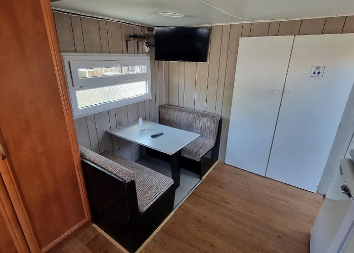 Baza Turystyczna Atol *